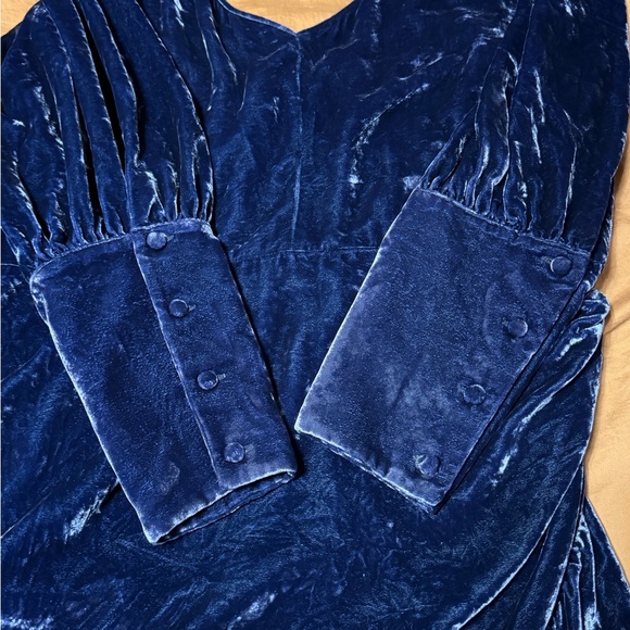 Reformation Fortune Dress Plus Size Blue Velvet Open Back Mini Dress Size 16 - Picture 6 of 11